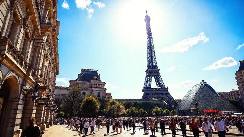 París brilla con su arquitectura y gente